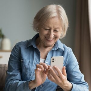 Top senior-friendly cell phone plans and tips to choose